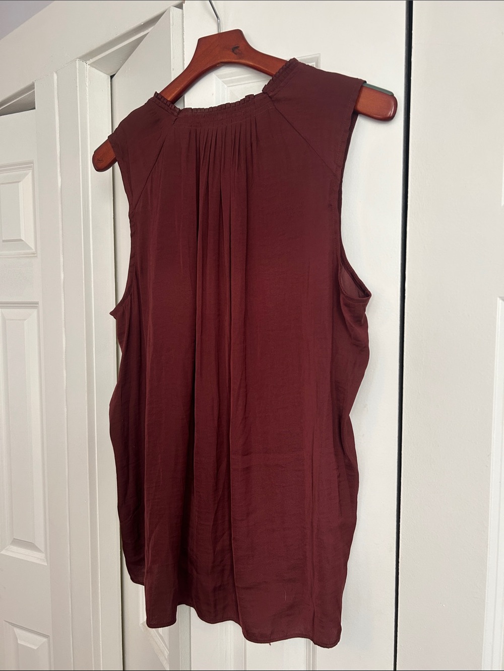 Simply Vera Vera Wang Sleeveless V-Neck Camisole in chocolate - Picture 3 of 4